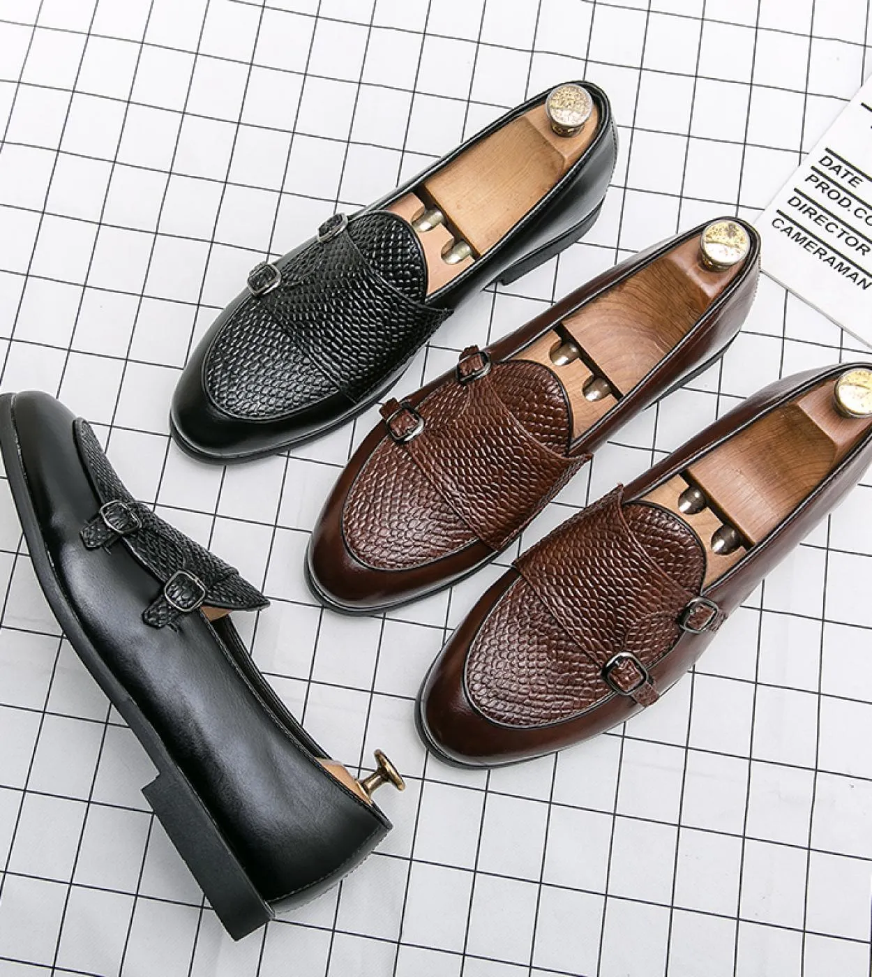 Mocassini Scarpe da uomo British Snake Pattern Pu Classic Monk Double Buckle One Pedal Fashion Casual Wedding Scarpe eleganti da