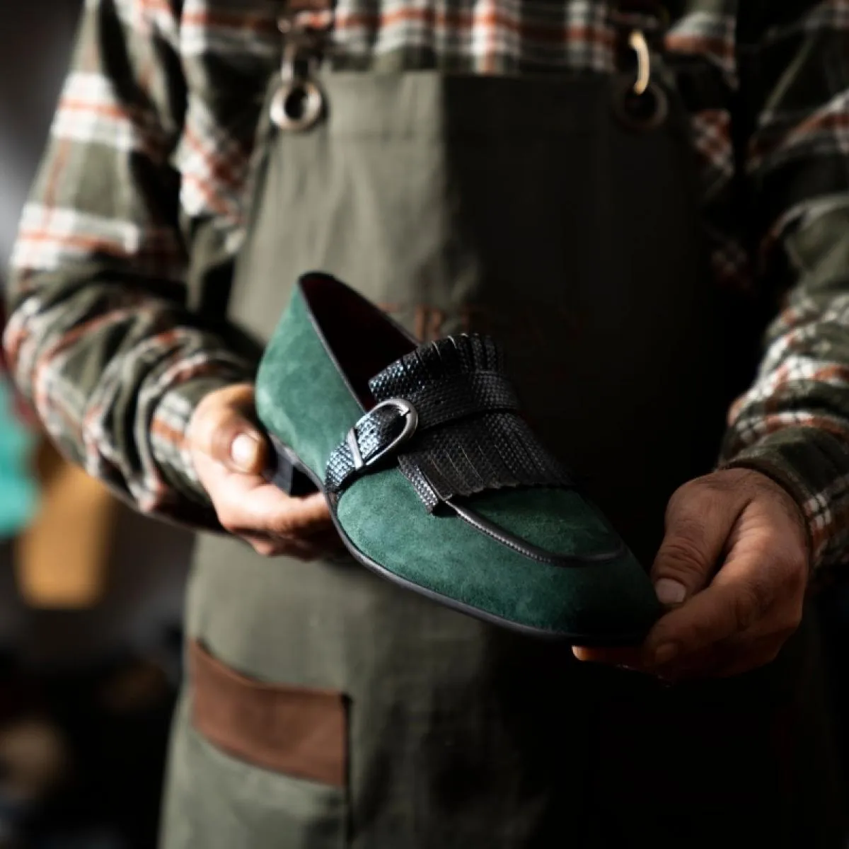 Mocassini verdi da uomo con nappe floccate punta tonda slip on scarpe primavera/autunno da uomo con spedizione gratuita taglia 3